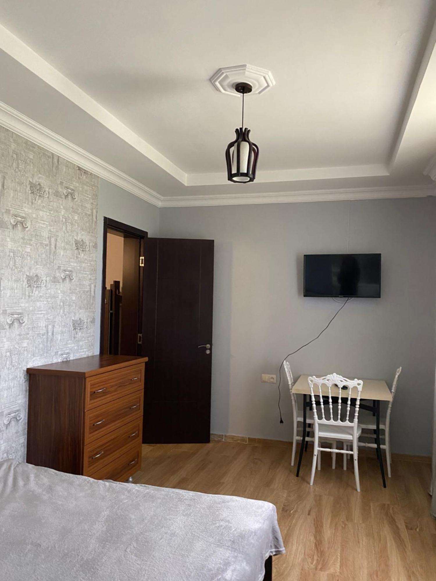 House On Moryakov 55 Aparthotel Чакви Стая снимка