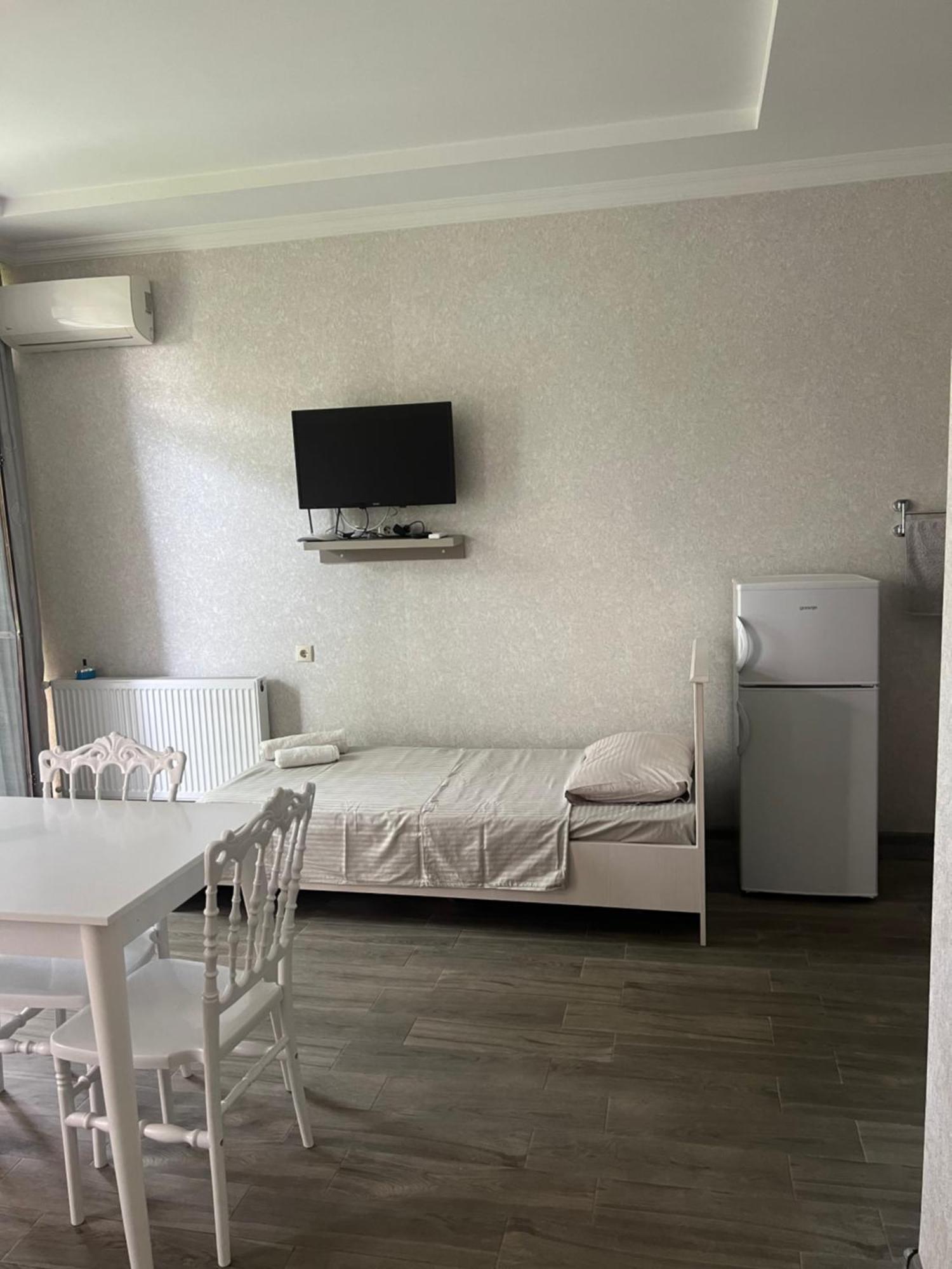 House On Moryakov 55 Aparthotel Чакви Екстериор снимка